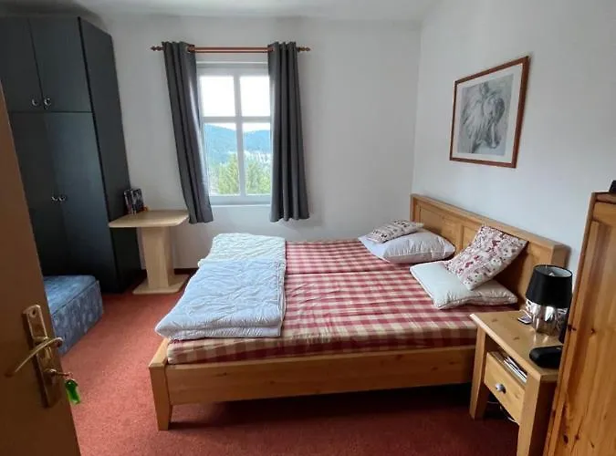 Konukevi Astoria 3*